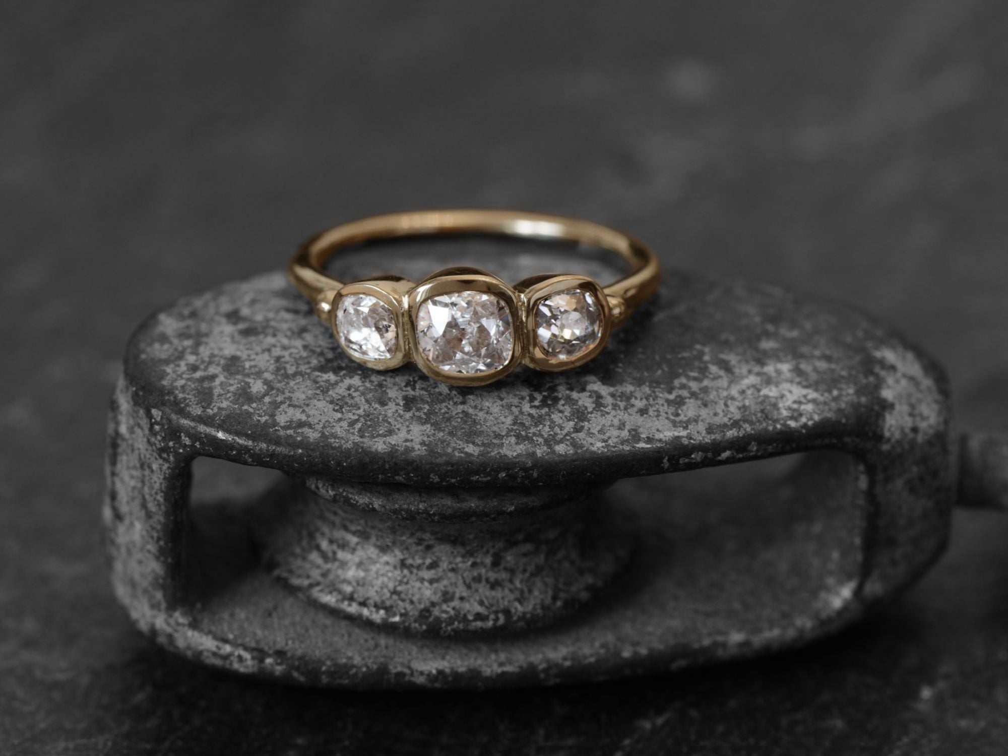 Yellow gold and diamond ring 