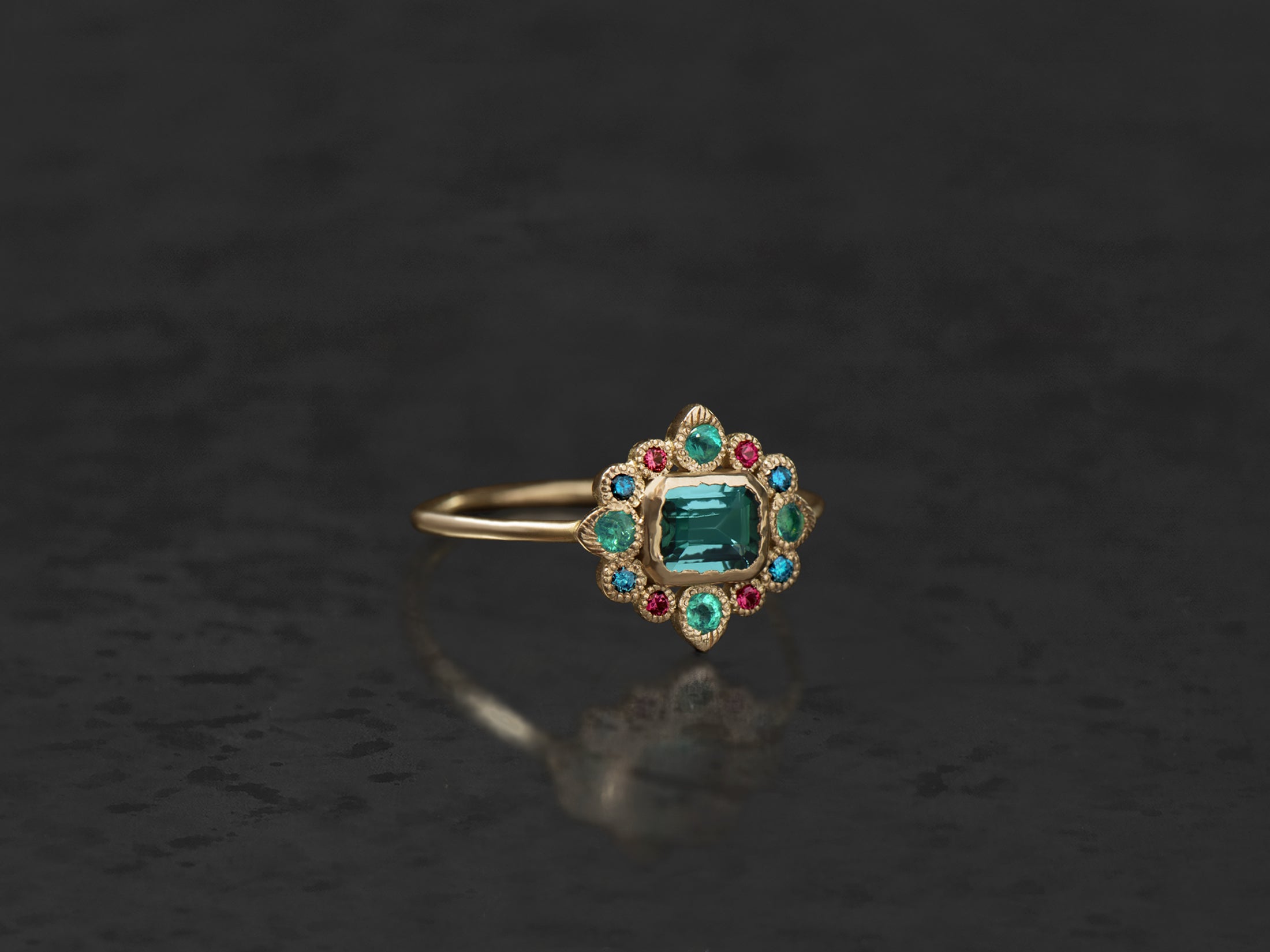 Sagan 12 yellow gold ring