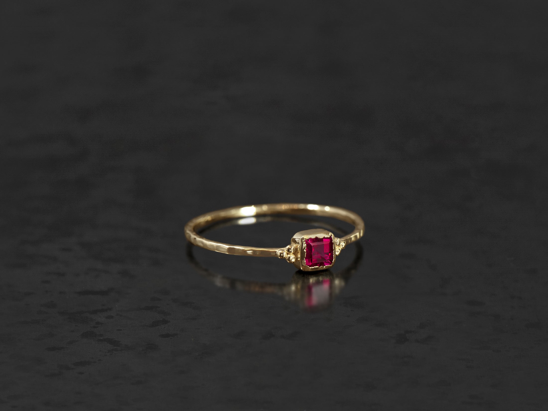 Bague Zelda or jaune rubis coussin 0,33cts