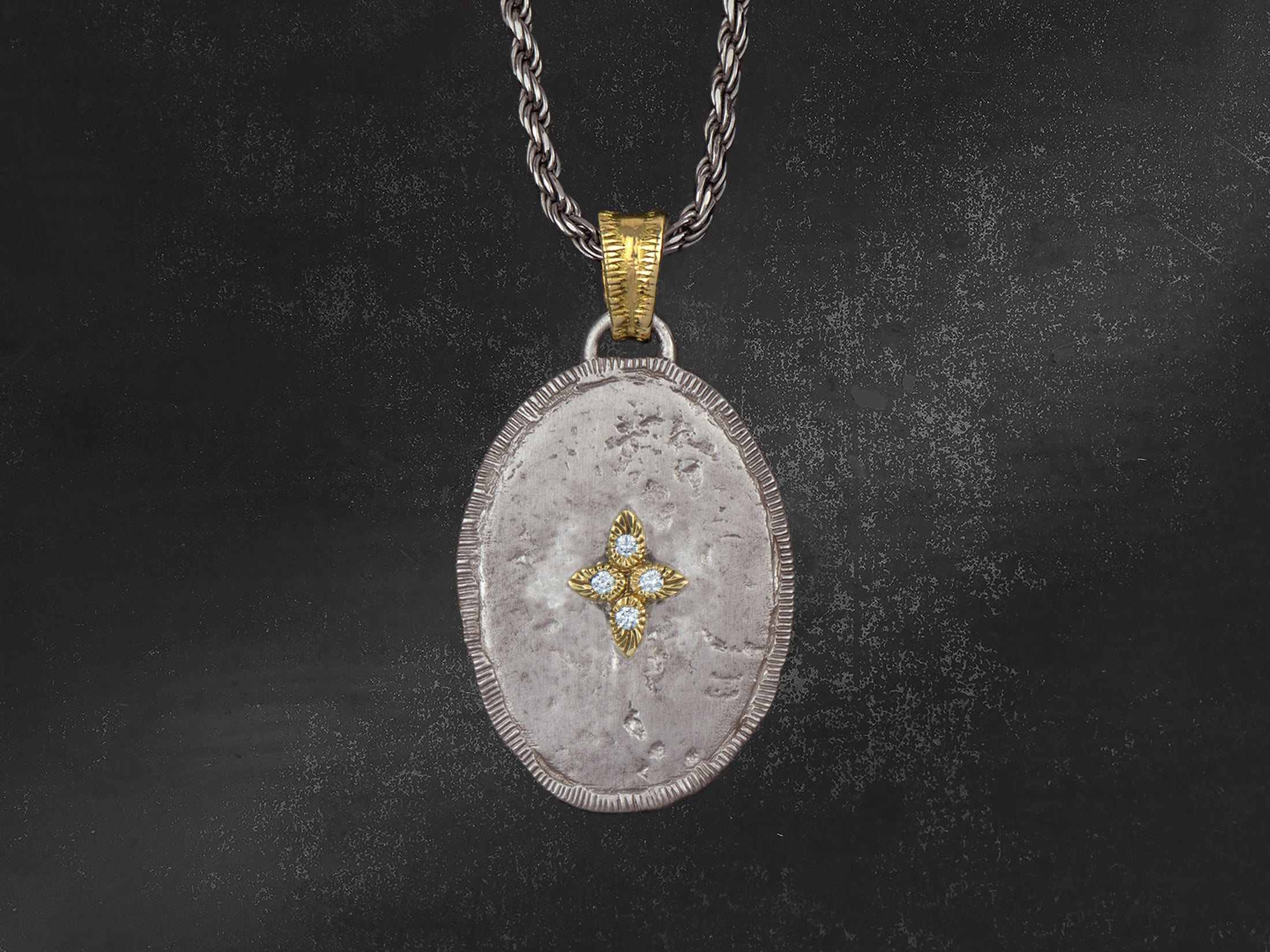 Pendentif Solis Lux ovale MM étoile diamant blanc