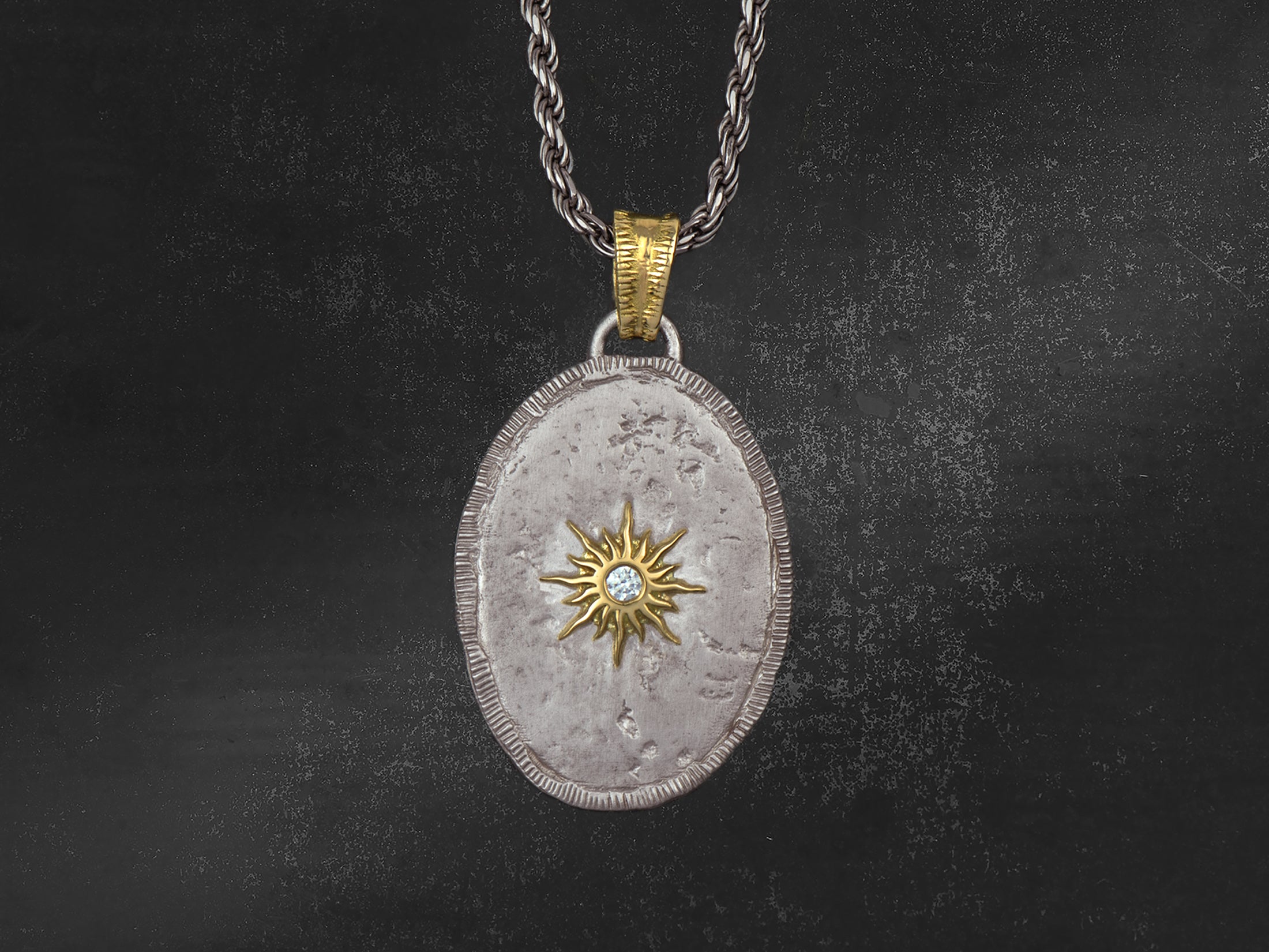 Pendentif Solis Lux ovale MM soleil diamant blanc