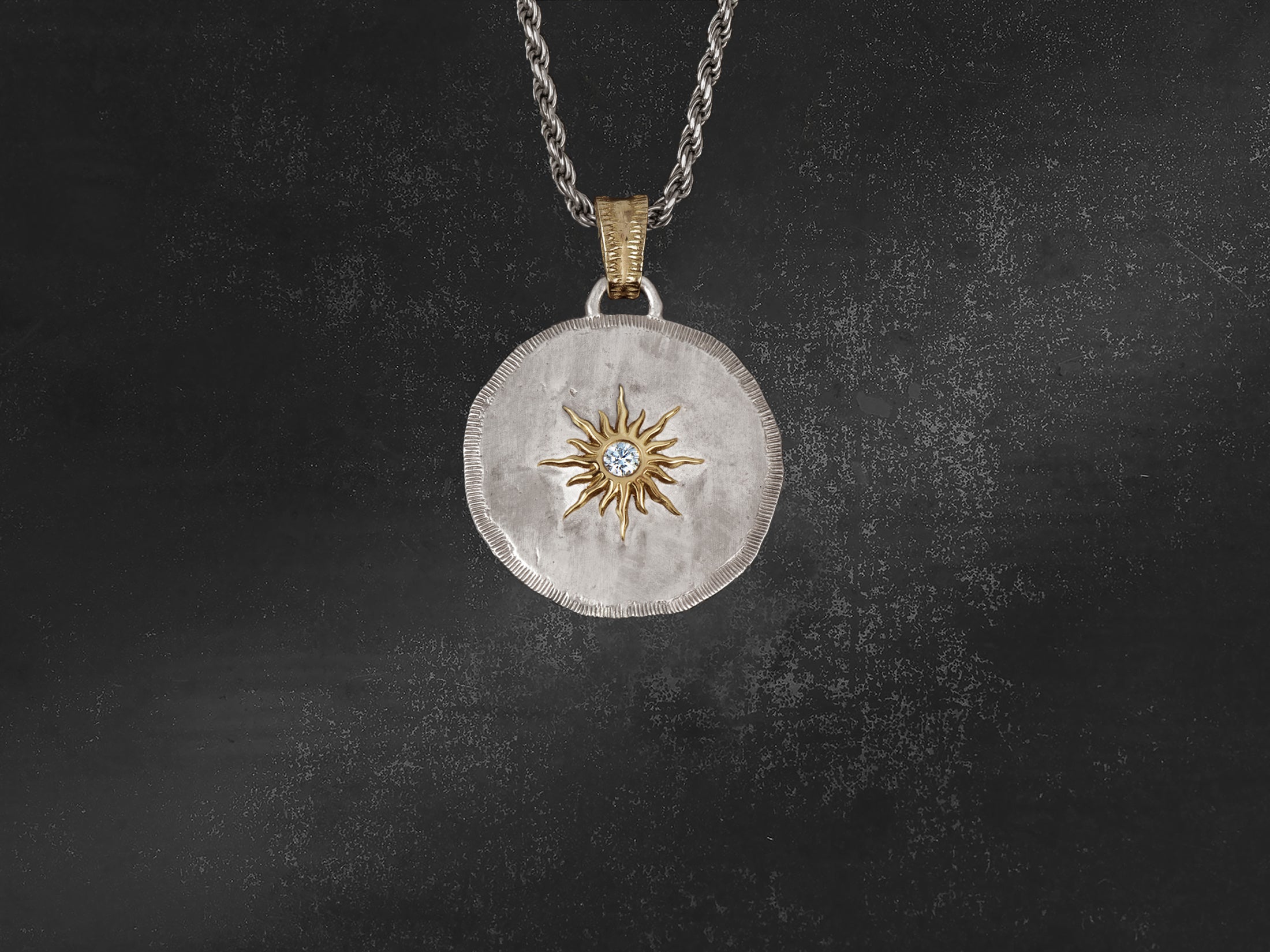 Pendentif Solis Lux rond GM soleil diamant blanc
